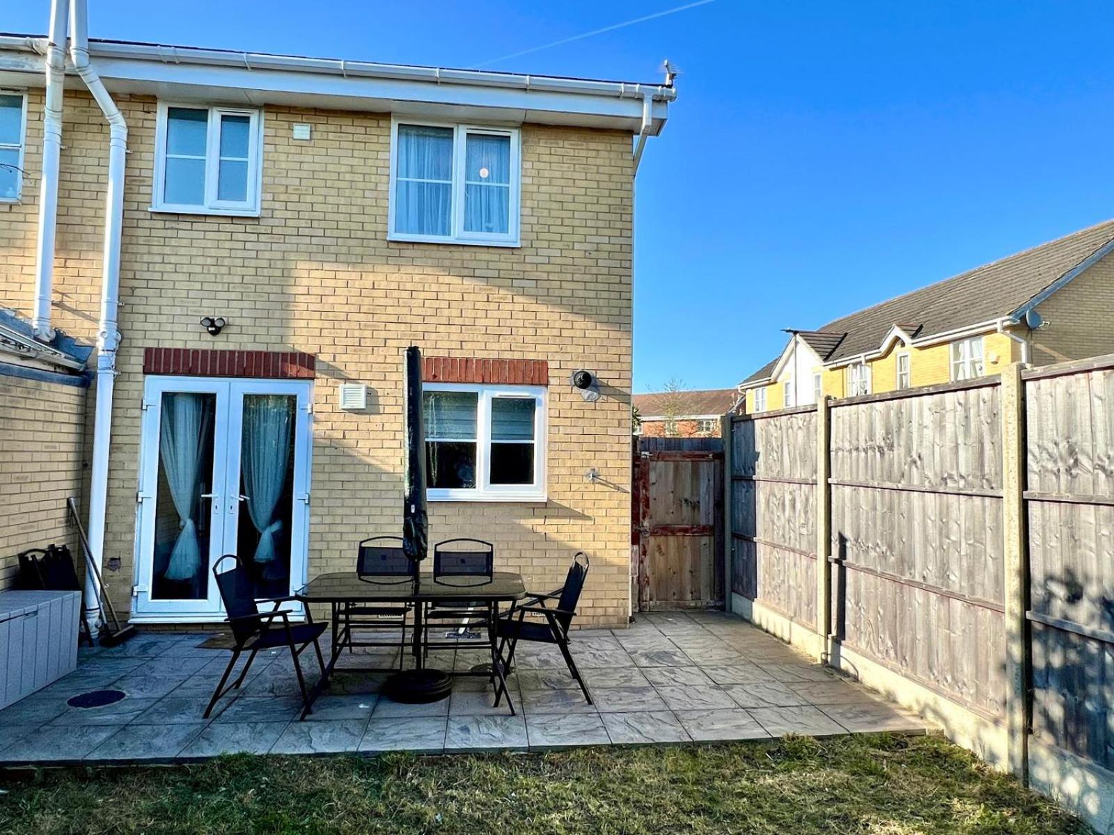 Amensa Stay Thamesmead  Ngoại thất bức ảnh