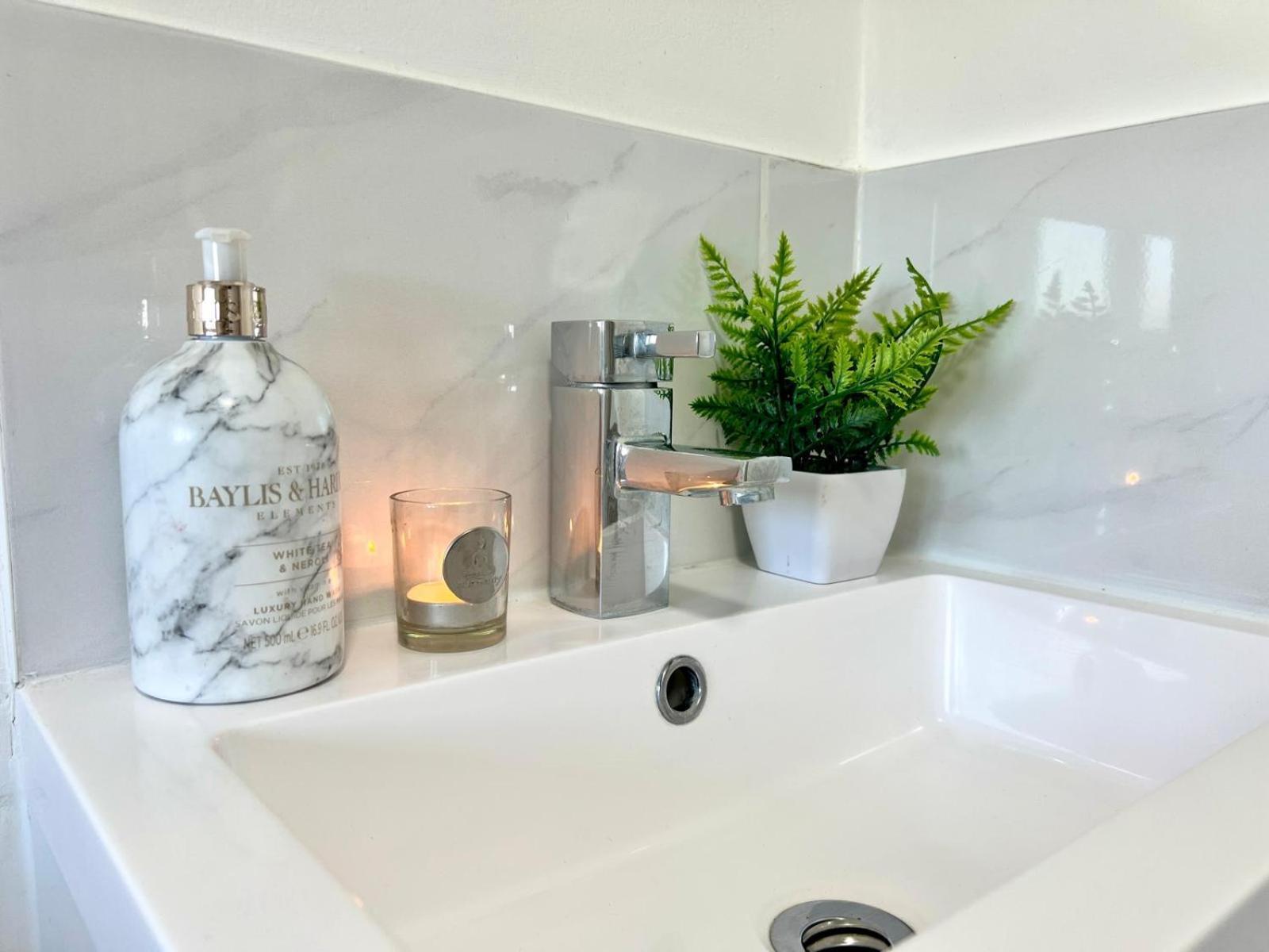 Amensa Stay Thamesmead  Ngoại thất bức ảnh